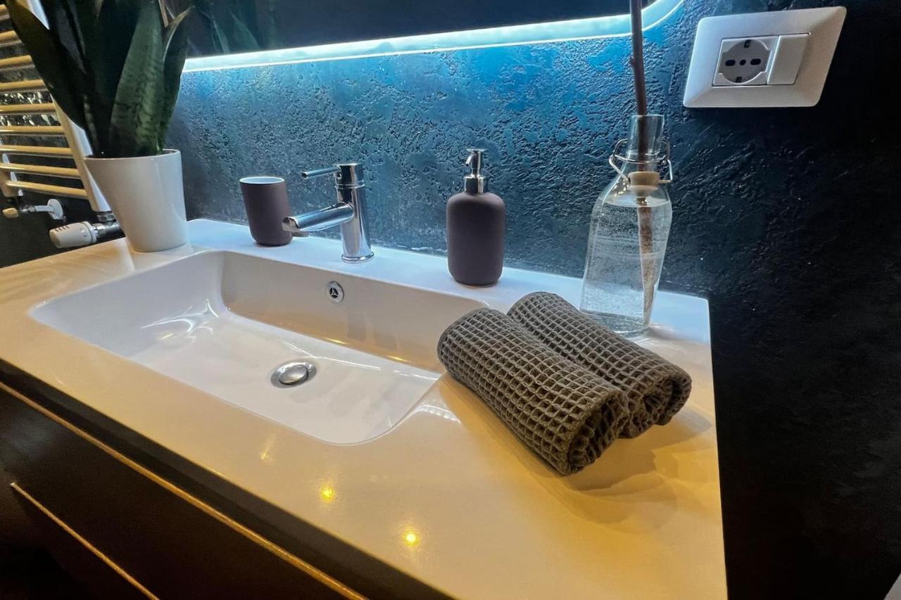 Prestigioso Trilocale Sui Navigli Con A/C & Wi-Fi Apartment Milan Luaran gambar